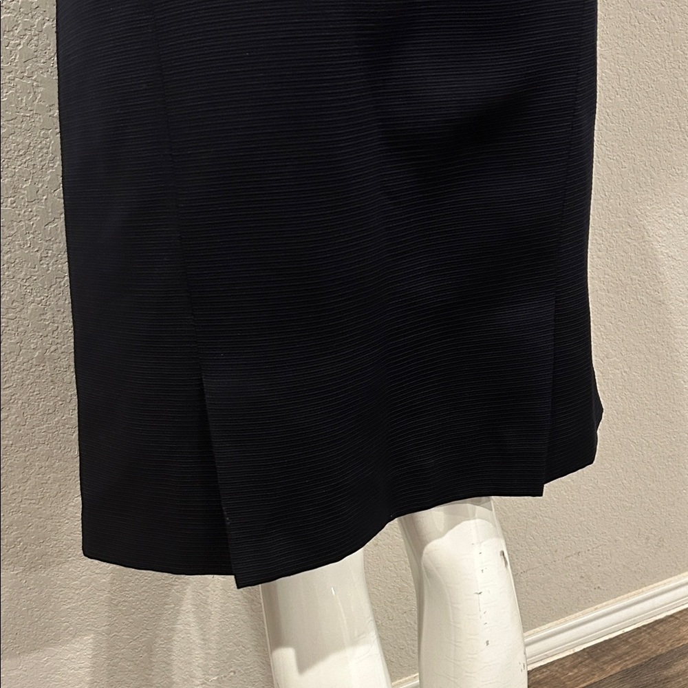 Elegant Black Women's Skirt - Picture 5 of 5